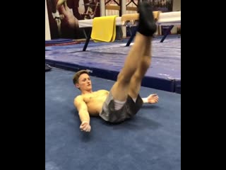 how press gymnasts train