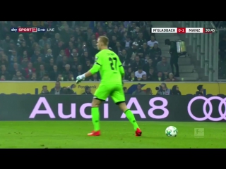 little embarrassment of the big goalkeeper